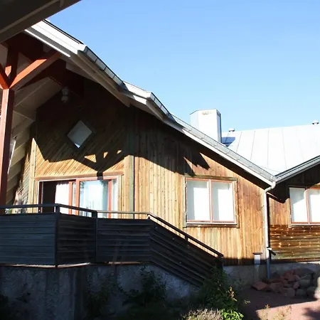 Bergkullaby Parhusen Lodge Saltvik